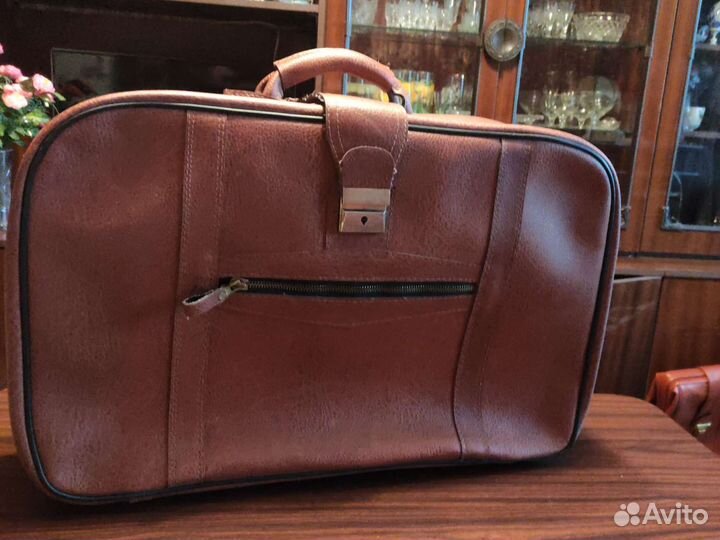 Ретро чемодан