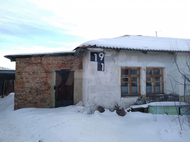 Комната 23,7 м² в 2-к., 1/1 эт.