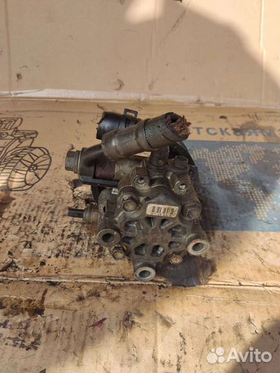 Насос гура тойота Rav 4 2004г 2,0 04г
