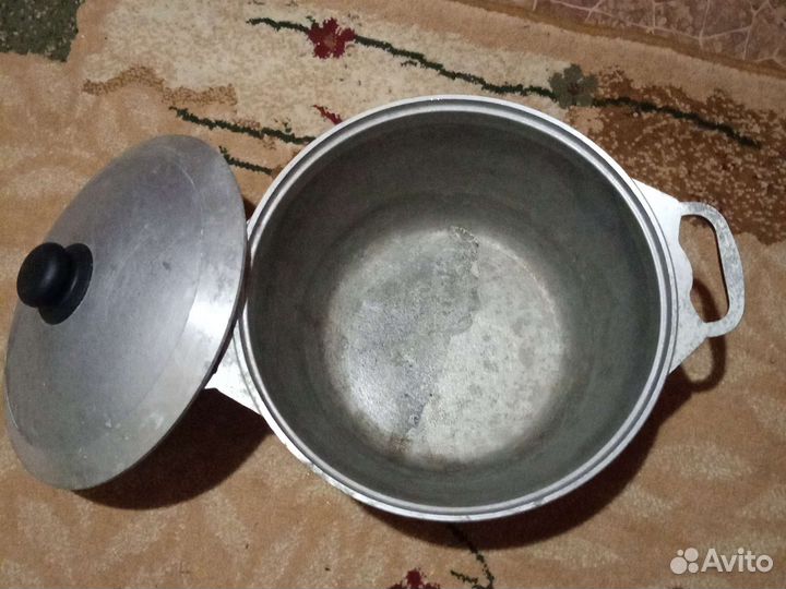 Казан на 6л и банки 3л