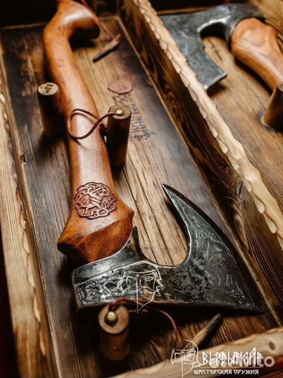 Топоры кованые княжие Арагар и Бородач