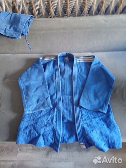 Оригинальное кимоно Adidas для занятия дзюдо