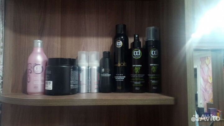 Принадлежности для парикмахерской (краска, колеры