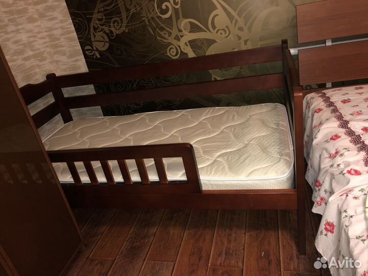 Детская кровать из массива