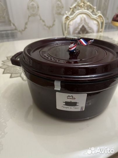 Кастрюля чугунная staub