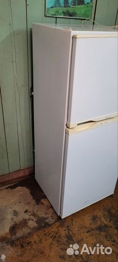 Холодильник Бирюса