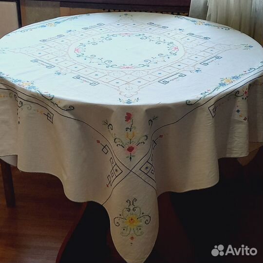 Винтажная скатерть и 6 салфеток