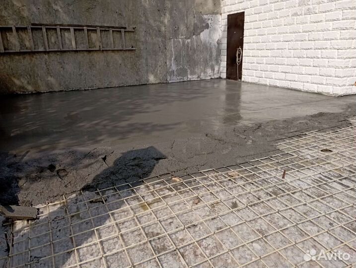 Бригада строителей