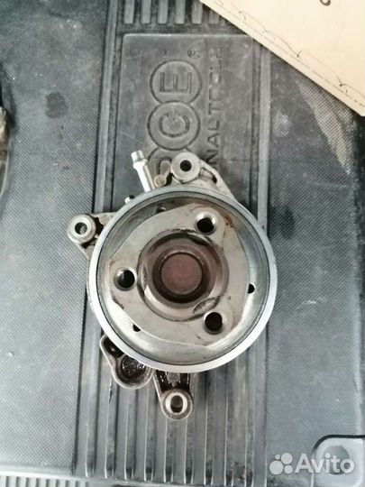 Водяная помпа шкода йети