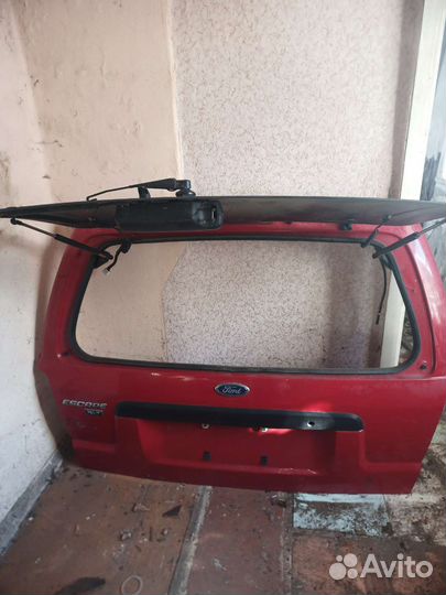 Ford escape пятая дверь