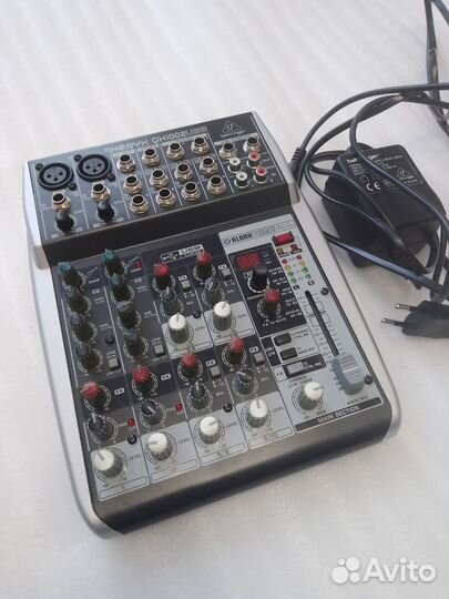 Behringer xenyx QX1002usb Микшерный пульт