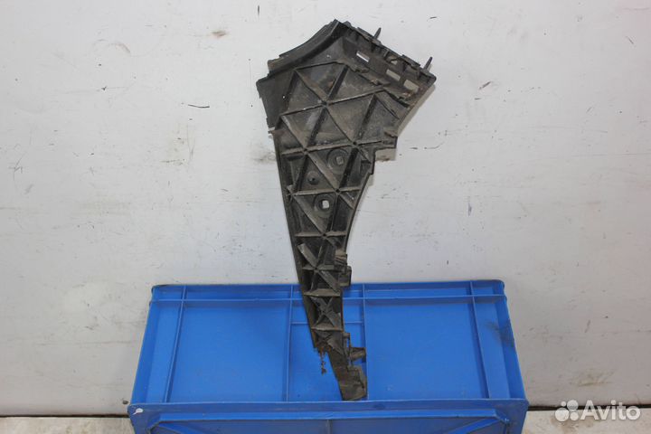 Кронштейн бампера передний Audi Q7 4L (2008)