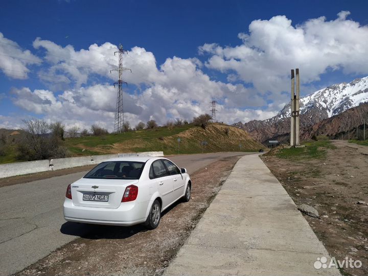 Тур из Ташкента в Чимганские горы Узбекистан