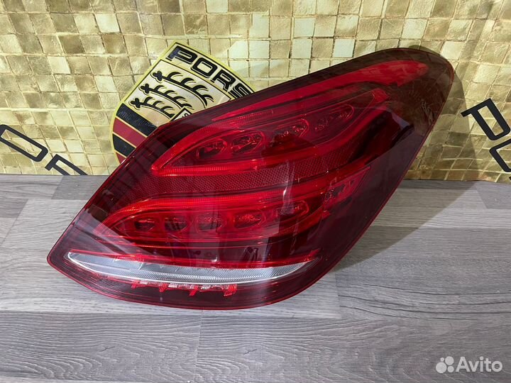Фонарь задний правый W205 Mercedes 14-18 г