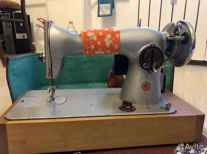 Швейная машина Ласточка СССР