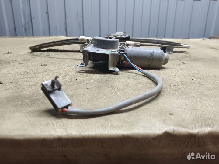 Стеклоподъемник передний правый nissan primera