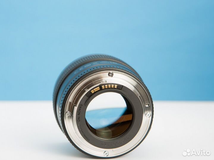 Canon EF 85mm f/1.8 USM + Бленда как Новый