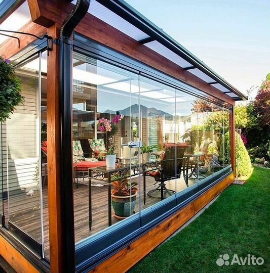 Безрамное остекление беседки