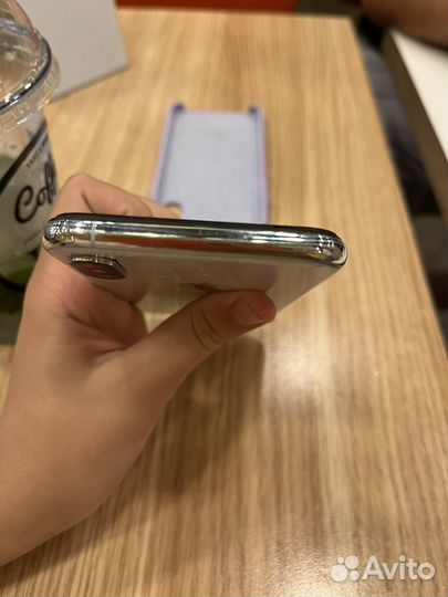Телефон iPhone XS
