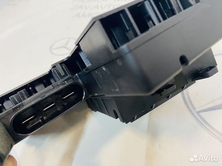 Блок силовых предохранителей Mercedes