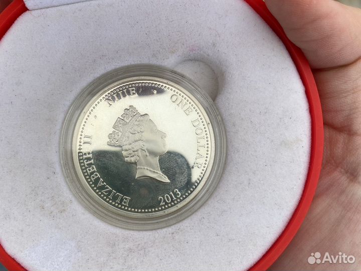 Монета 1 доллар Елизавета 2