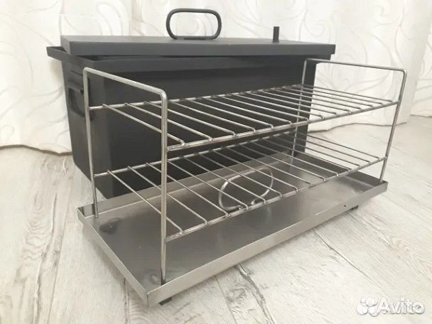 Двухъярусная коптильня с гидрозатвором