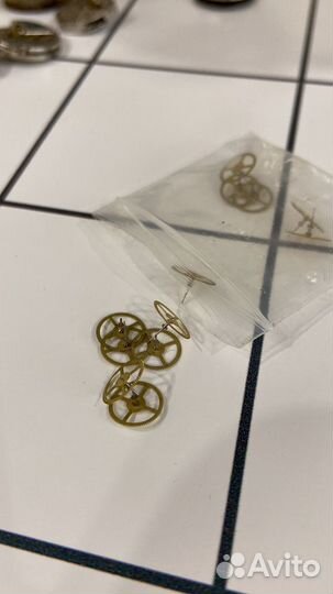 Часовые детали для рукоделия. Советские часы