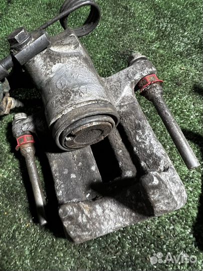 Задние суппорта Volkswagen Passat B5