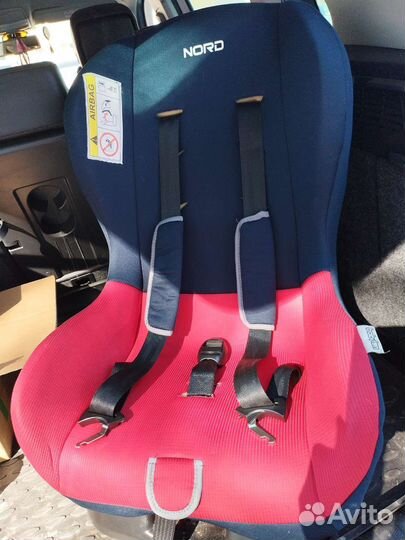 Автомобильное кресло