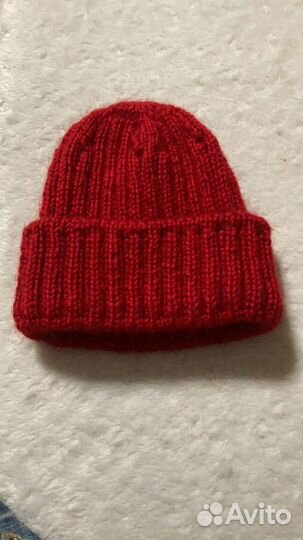 Зимняя вязаная шапка