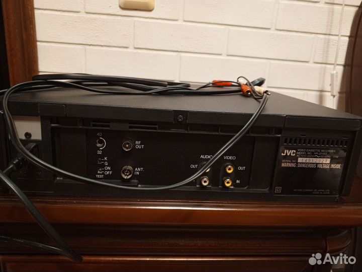 Видеомагнитофон jvc