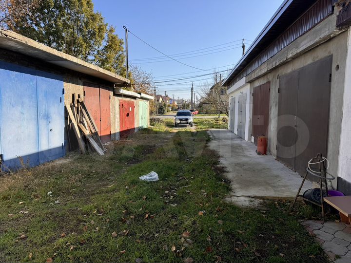 Гараж, > 30 м²