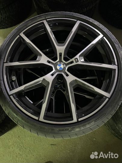 Оригинальные разноширокие диски на BMW 8, G30 R20