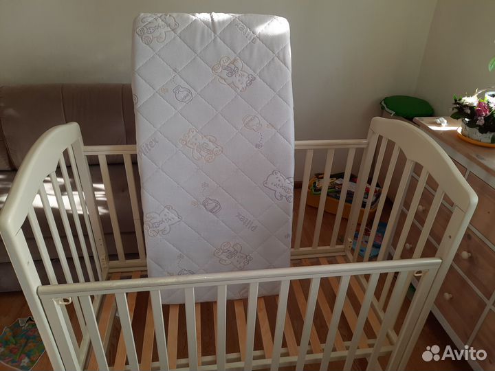 Детская кроватка