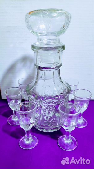 Графин с рюмками
