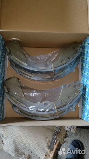 Тормозные колодки Nissan Presage