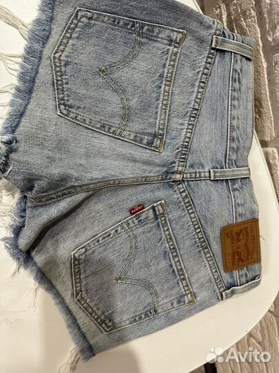 Шорты женские levis