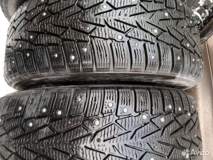 Nokian Tyres Hakkapeliitta 7 215/65 R16