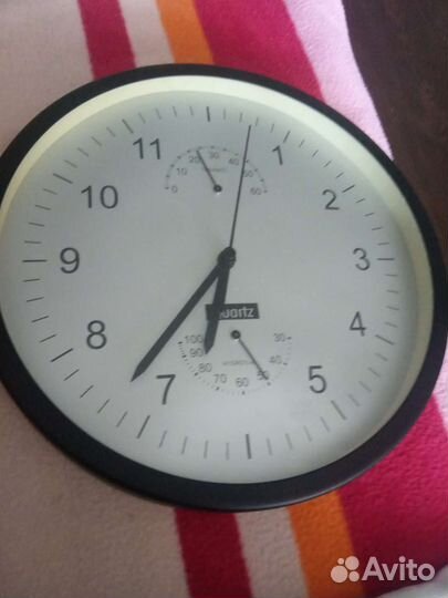 Часы электронные настенные