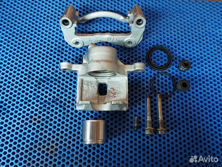 Суппорт Mitsubishi передний левый