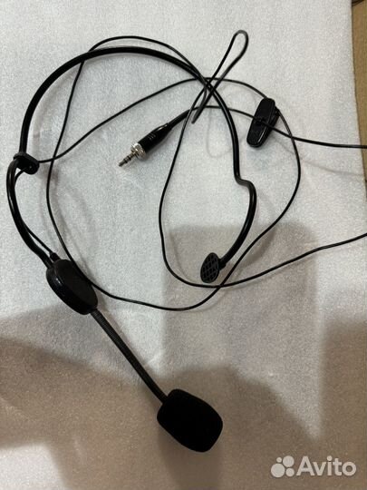 Петличный минкрофон sennheiser с базой