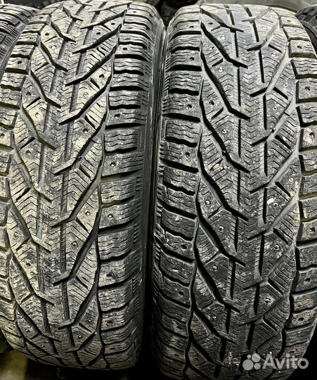 Зимние шины с дисками 215/65 R16 Tigar