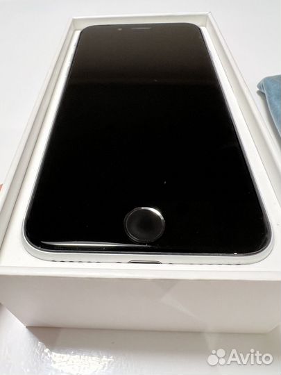 iPhone SE (2020), 64 ГБ