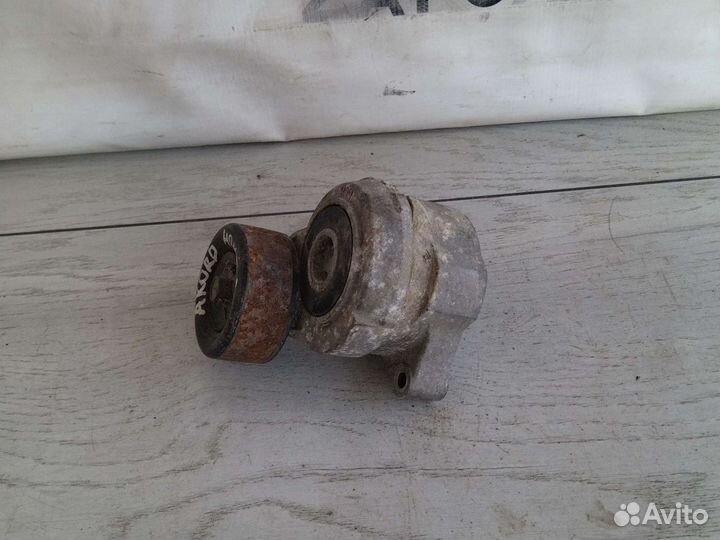 Honda Accord натежитель ремня