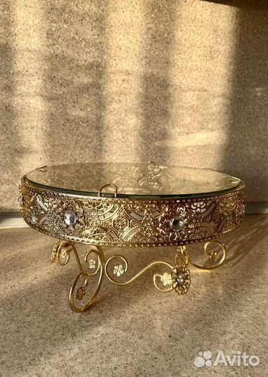 Тортница на ножке