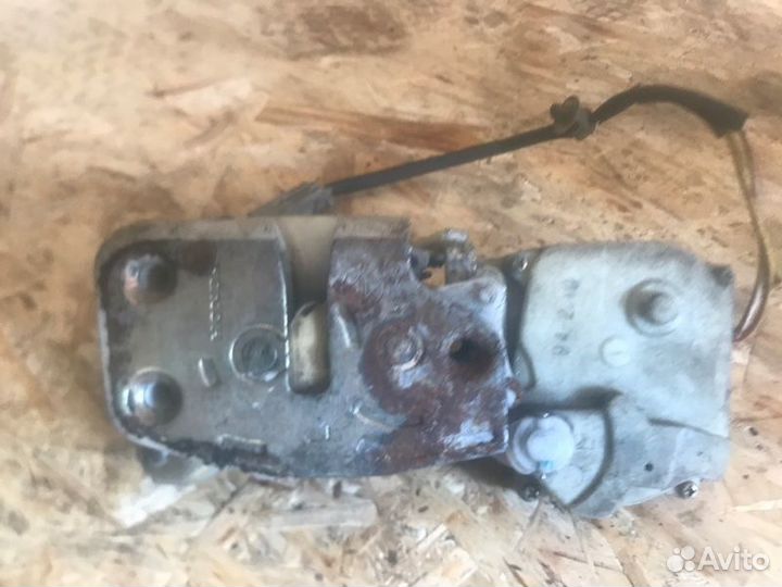 Замок двери задний левый Honda Ascot CE4 G20A