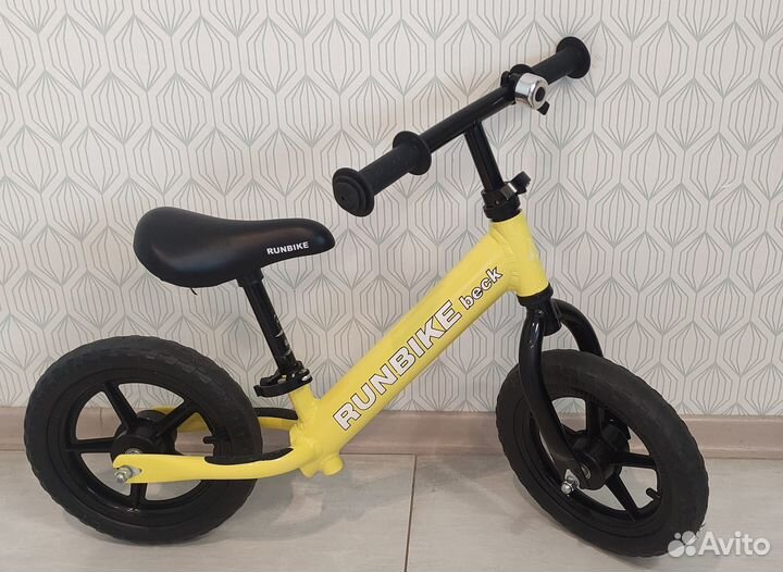 Беговел детский Runbike желтый