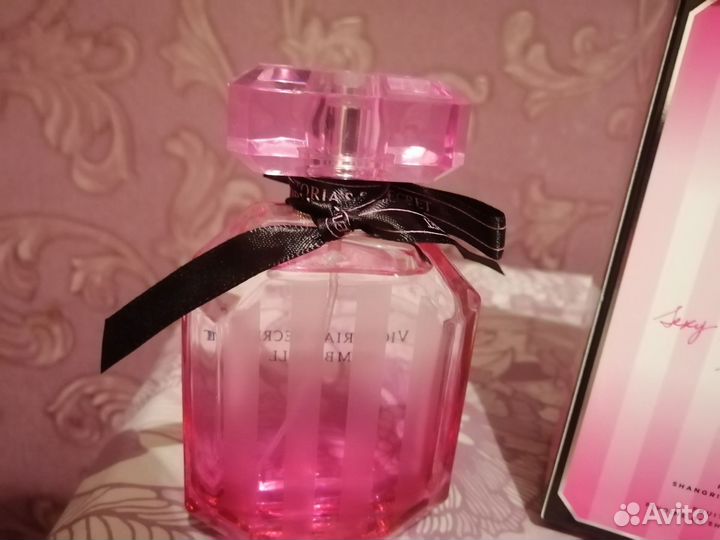 Парфюм Bombshaill. Victoria's secret