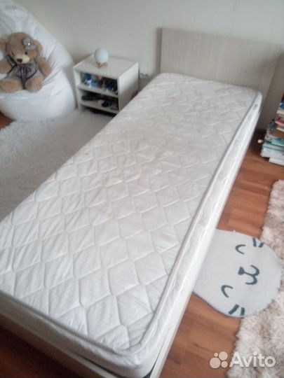 Кровать односпальная с матрасом бу