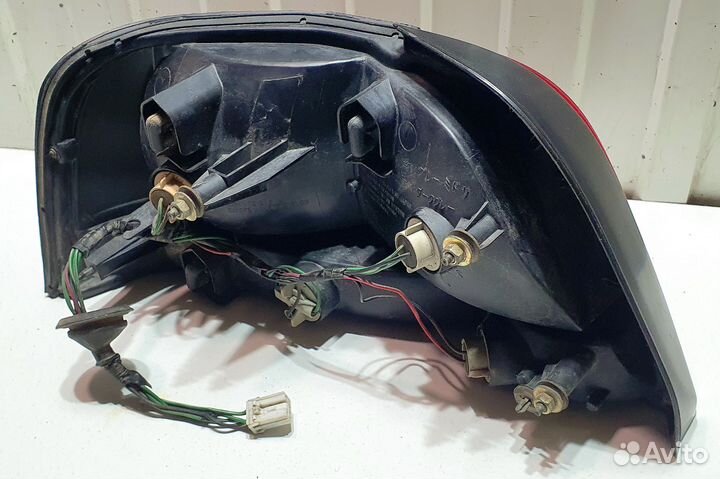 Фонарь правый Mitsubishi Galant 8